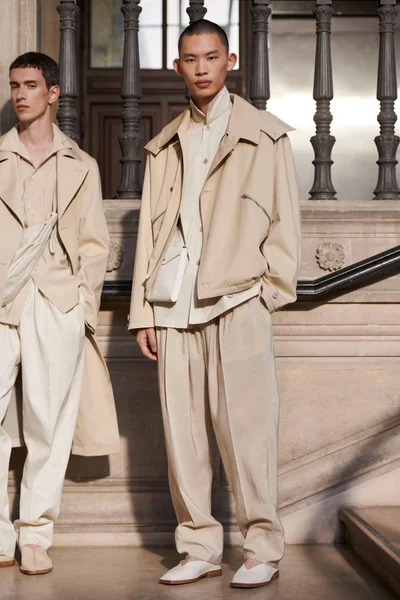 Look 3